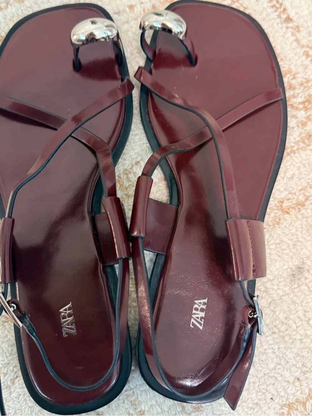 ZARA Burgundy Toe-Ring Strappy Sandals with Silver Accent - Picture 3 of 9
